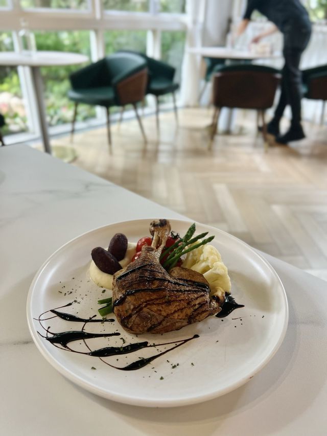 湖景午餐⛲️🍴