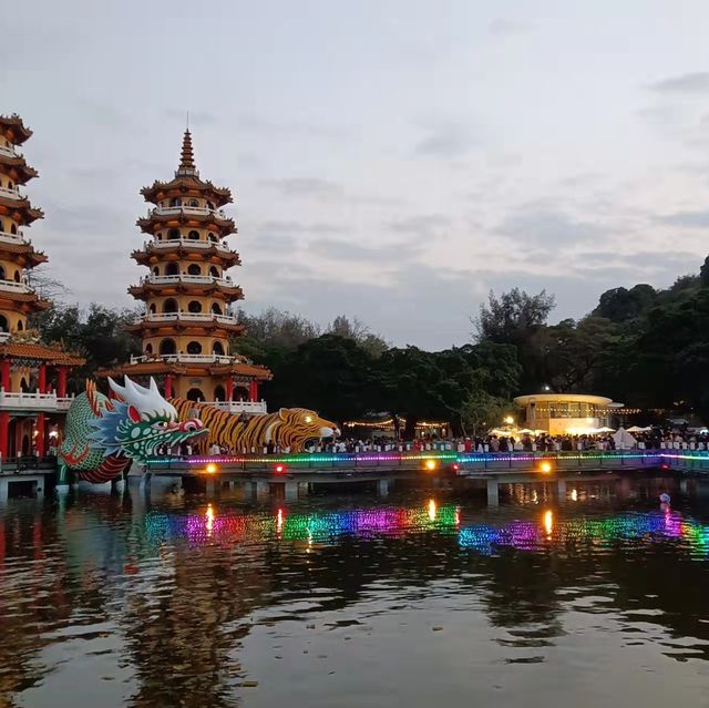 龍虎塔