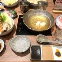 最懂怎麼吃肉的 黑毛屋 - 好吃鍋物搭配好喝湯頭