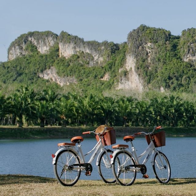 Behind The Mountain Camping & Café-LAKE VILLA