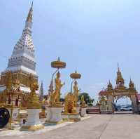 วัดมหาธาตุ พระธาตุประจำวันเกิดวันเสาร์ จ.นครพนม