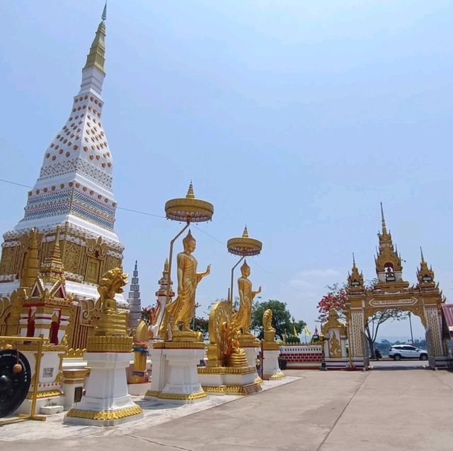 วัดมหาธาตุ พระธาตุประจำวันเกิดวันเสาร์ จ.นครพนม
