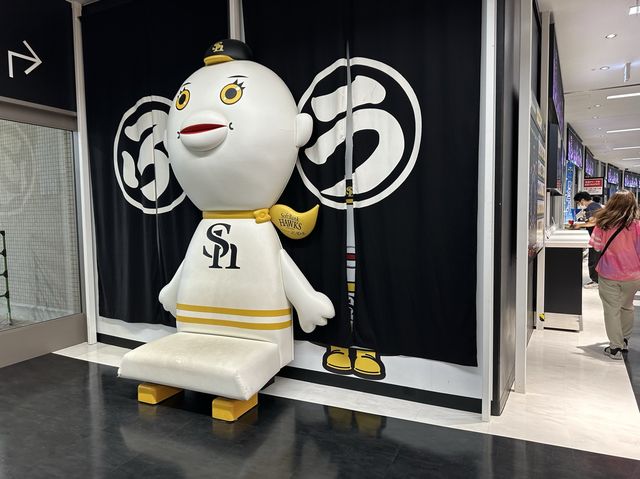 福岡・百道浜。『福岡PayPayドーム』で野球観戦。