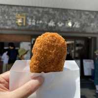 神戸元町「森谷」の揚げたてアツアツコロッケ！食べ歩きにおすすめ