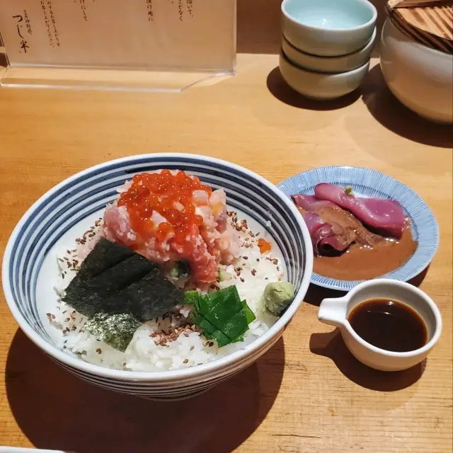 【日本_東京】東京駅近くの行列コスパ良い海鮮丼