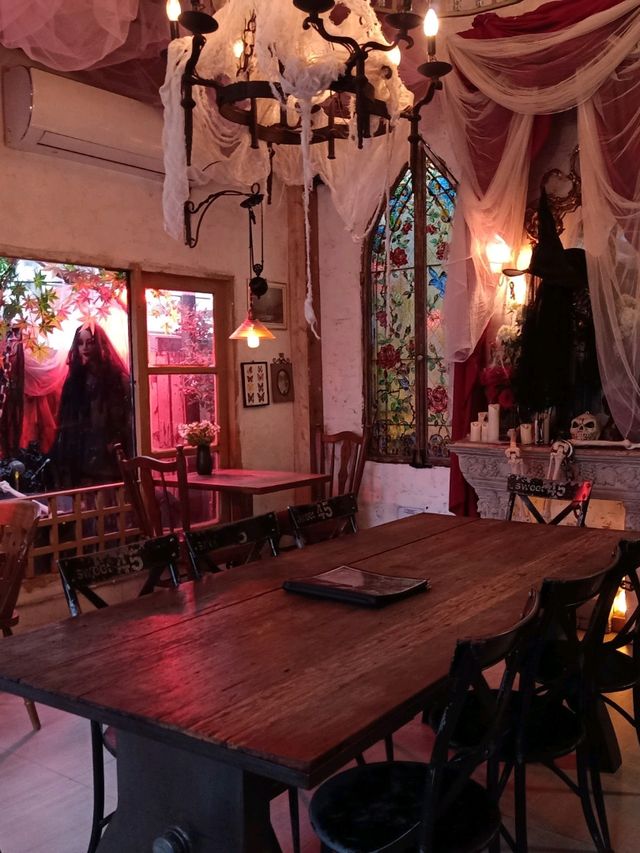 B- Story Cafe ยกทัพผีฮาโลวีนมาไว้ที่ราชเทวีแล้ว👻
