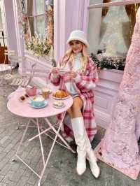 Most famous pink café in London! 💖