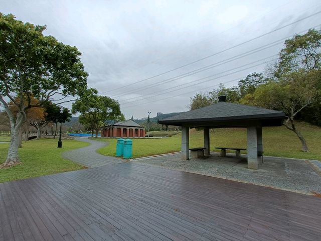 『大溪河濱公園』