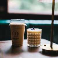 White Buns Cafe & Bistro