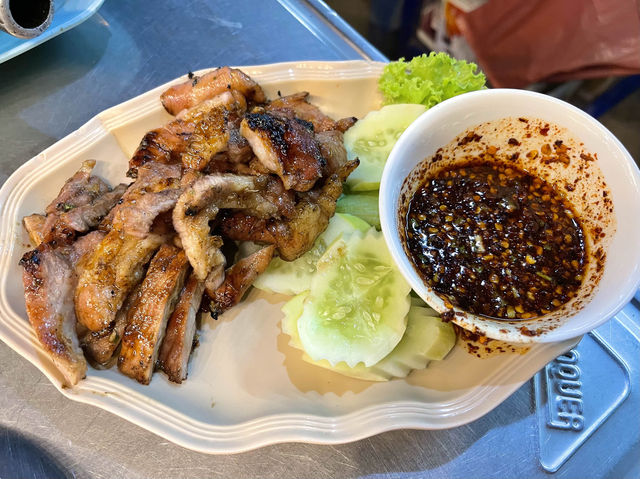 “ริมเขื่อนซีฟู้ด” ร้านอาหารทะเลเจ้าเก่าปากน้ำ