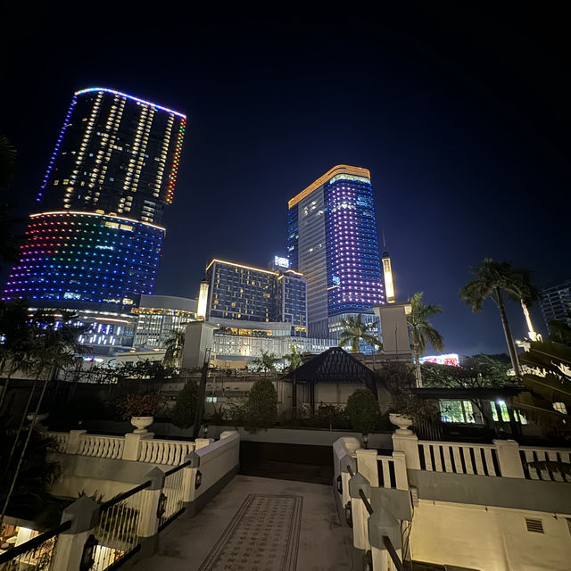 Over 100 years 5 stars Hotel in Surabaya