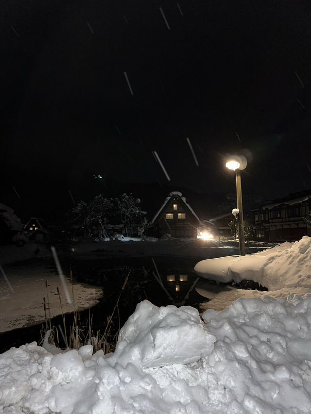 shirakawago in winter looks straight out of a fairytale 