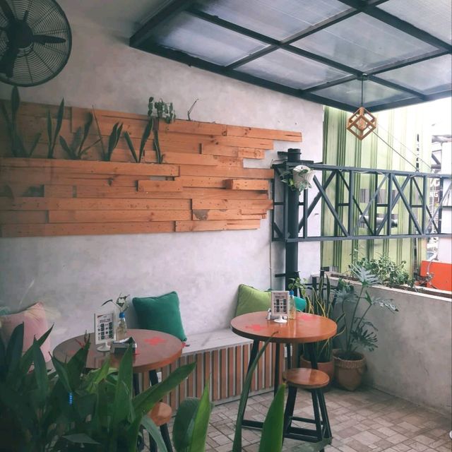 ONE OF THE COFFEE SHOPS ON JL. SABANG