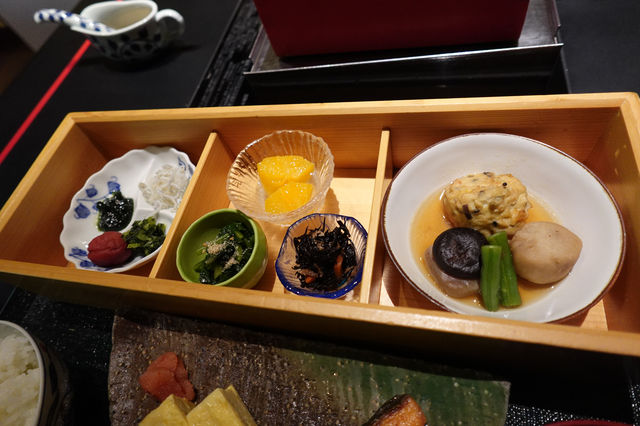 「黑川溫泉山花水木別邸 深山山莊」：價格優惠，享受寧靜的日式住宿和美食