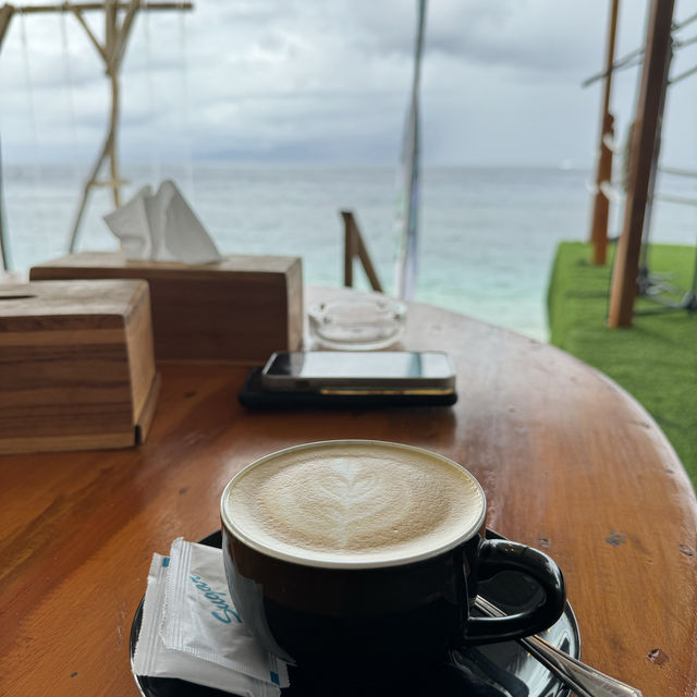 Sun, sand, and serenity: Bali’s beach life is paradise. 🌴☀️