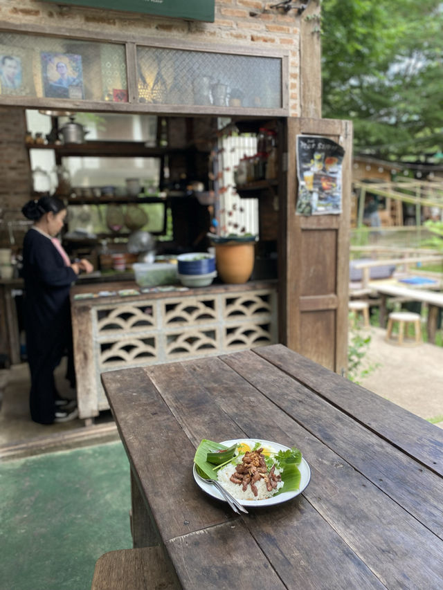 บ้านข้างวัด | เชียงใหม่ 🏡🎨🌿🥤