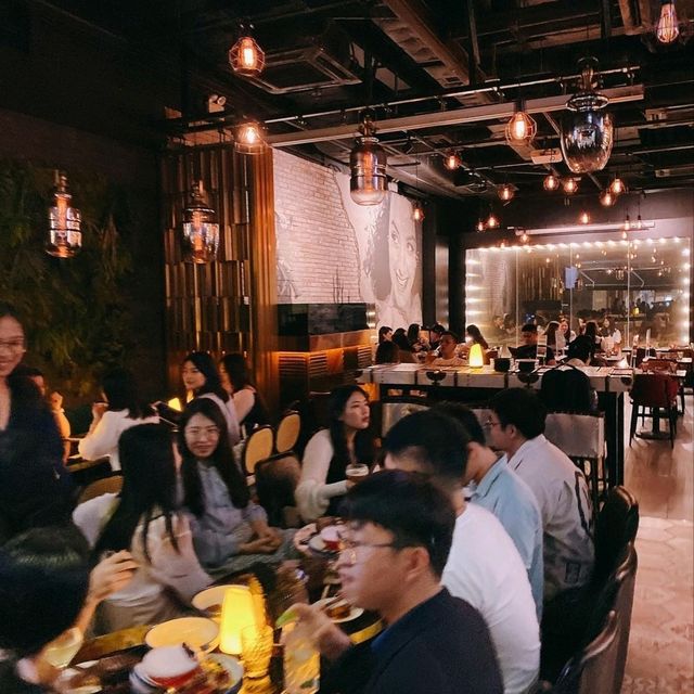 墨西哥餐廳:份量足夠,Buffalo chicken Nachos、Lamb mint and cheese quesadilla、Pulled beef Burrito 墨西哥餐廳:份量足夠,Buffalo chicken Nachos、Lamb mint and cheese quesadilla、Pulled beef Burrito