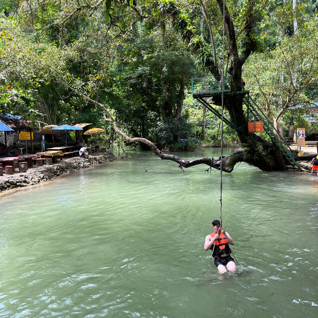 🔷 Discover the Mesmerizing Blue lagoons of Vang Vieng 🔷