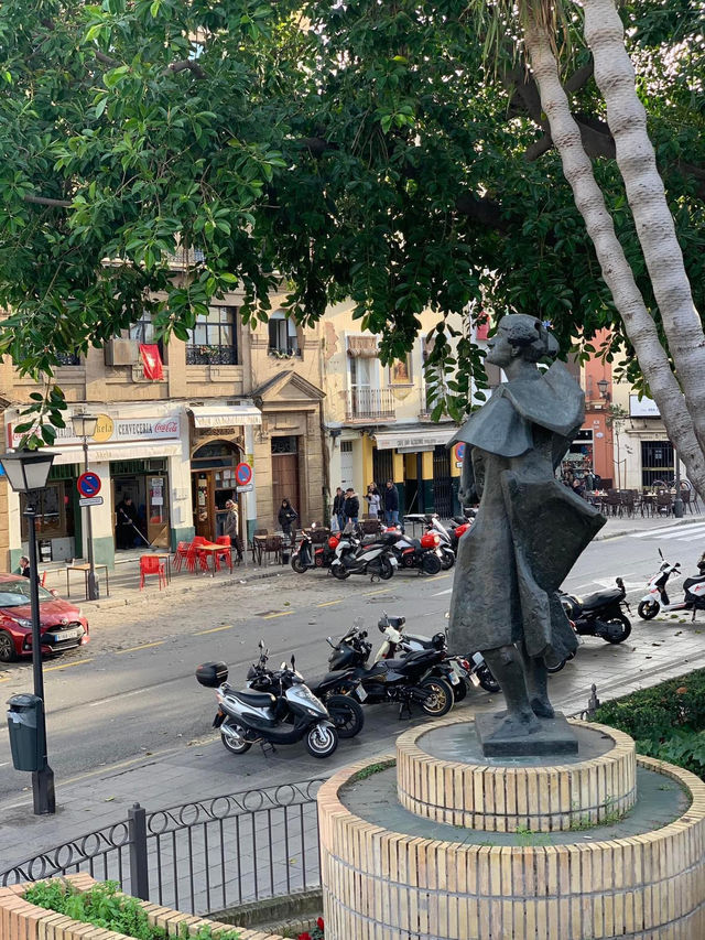 🇪🇸Vibrant Triana District in Seville💙
