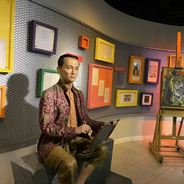 พิพิธภัณฑ์หุ่นขี้ผึ้งมาดามทุสโซ