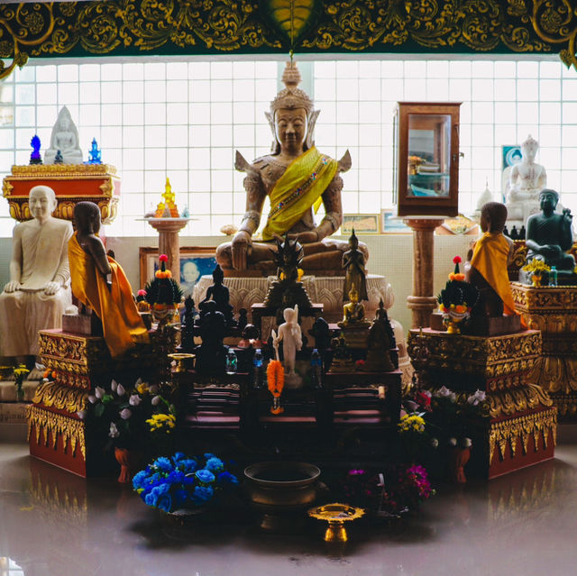 พระธาตุจุฬามณีฉัพพรรณรังษีเจดีย์แก้ว