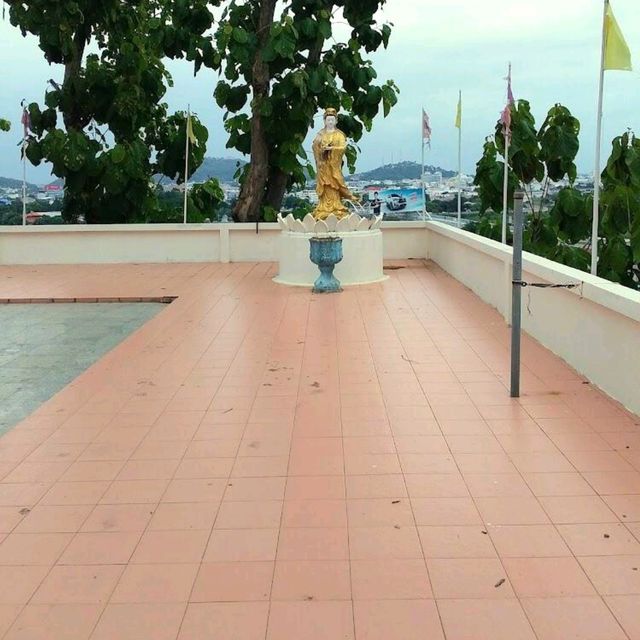 Wat Chomkiri Nakprot( Lantom )