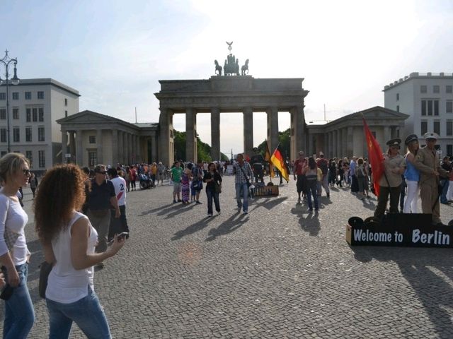 The story untold at Brandenburg Gate