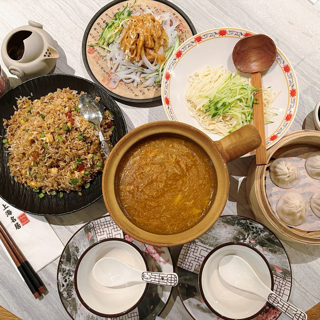 走進古雅的上海名居。細味經典上海美食