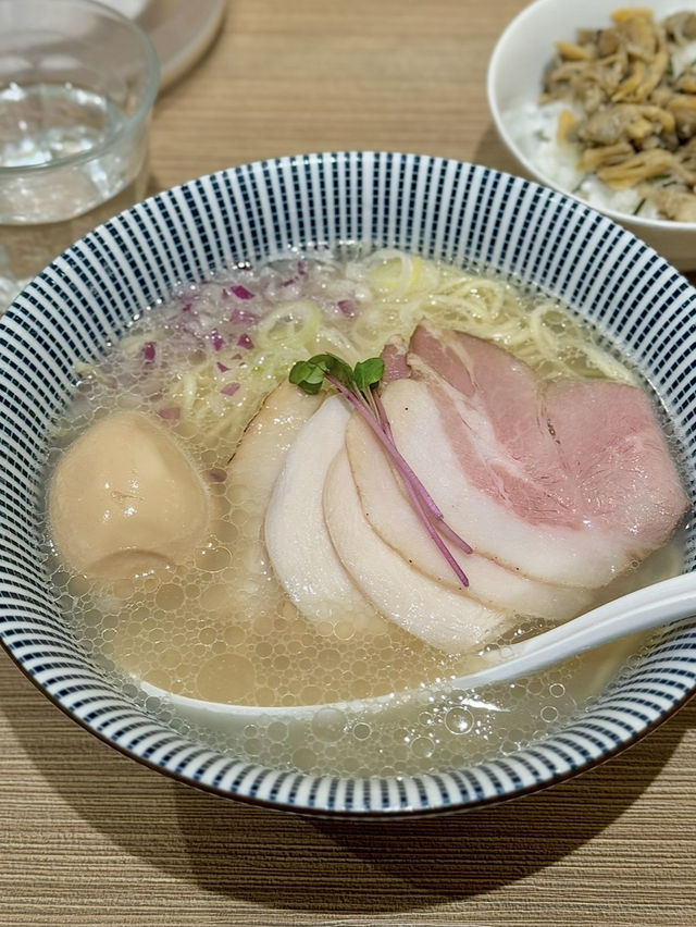 【京都/下京区】京都駅近くにある貝出汁のみのラーメン店