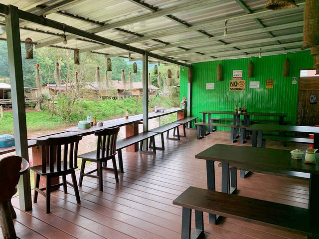 ร้านครูผึ้ง - บ้านสะปัน บ่อเกลือ
