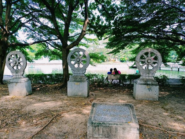 曼谷寺廟景點：Wat Phra Si Mahathat Woramahawihan瑪哈泰寺，適合休息發呆拍照📸打卡