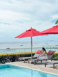 Novotel Marina Sriracha สระว่ายน้ำวิวทะเลพาโนราม่า