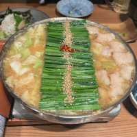 【日本・福岡🇯🇵】有名人多数来店！予約困難！博多もつ鍋屋