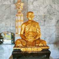 เที่ยววัดหนังราชวรวิหาร สักการะหลวงปู่เอี่ยม