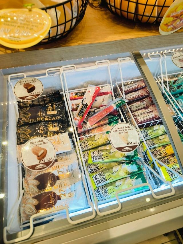 Sweet Local Flavors: Discover Chateraise in Singapore 