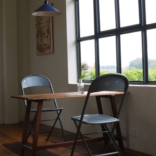 จิบกาแฟ ชมวิวแม่น้ำ ที่ Normal Café โพธาราม