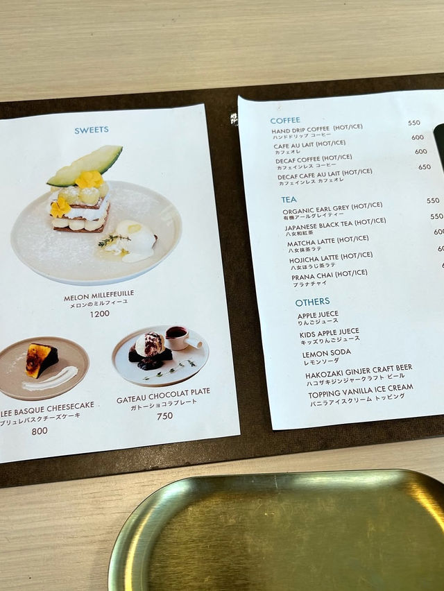 【福岡カフェ】明るくて居心地のいいカフェで季節のフルーツケーキ🍈