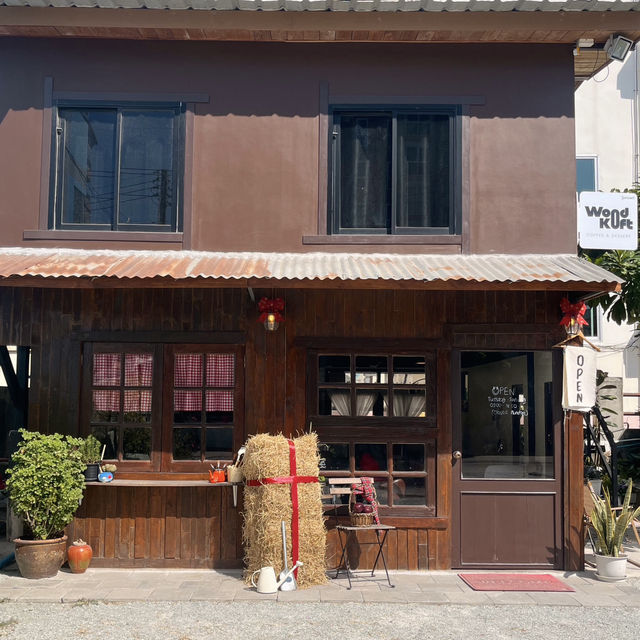 คาเฟ่เปิดใหม่บางแสน  𝗪𝗼𝗼𝗱𝗸𝗼𝗳𝘁 🛖🪵