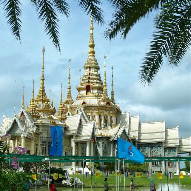 วัดหลวงพ่อโต จ.นครราชสีมา