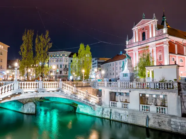 The Triple Bridge and Ljubljana's Night View...