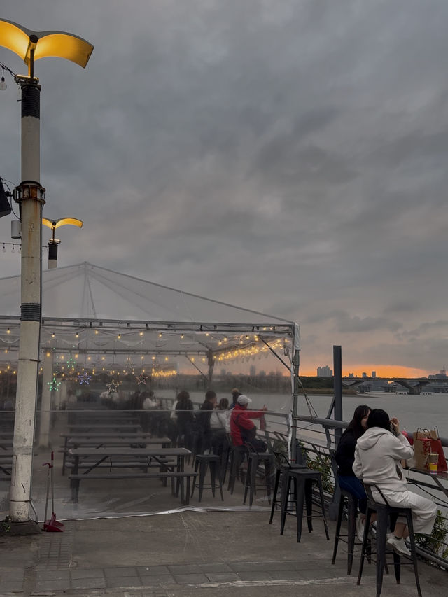 Dadaocheng Wharf: A Riverside Escape with Stunning Sunsets
