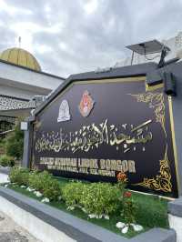The mosque’s architecture is simple yet elegant 