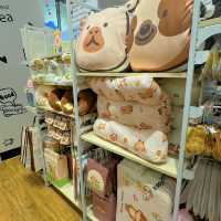 ชอปปิ้งสินค้าสุดคิ้วที่ Moshi Moshi