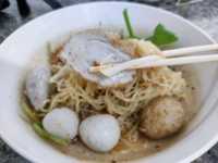 ก๋วยเตี๋ยวเมืองแปดริ้ว ลูกชิ้น คือ ดีจริง อร่อยมาก