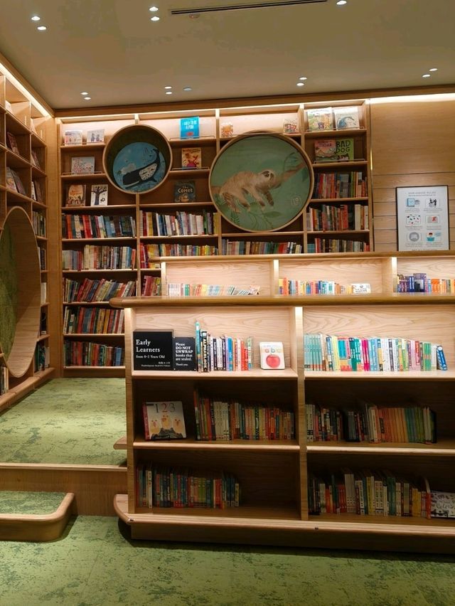 A Bookstore That Feels Like an Art Gallery