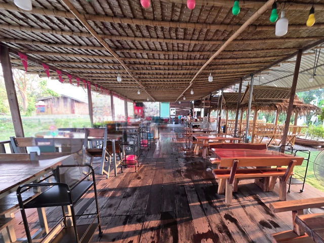 ลาบแซ่บ บรรยากาศชิลล์ ที่นี่อยู่ในนนทบุรีจ้ะ🌶️