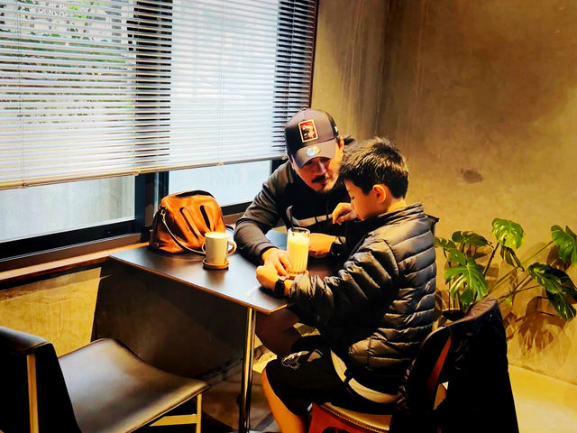 麵包控兒子和咖啡狂媽媽，週末下午茶時光