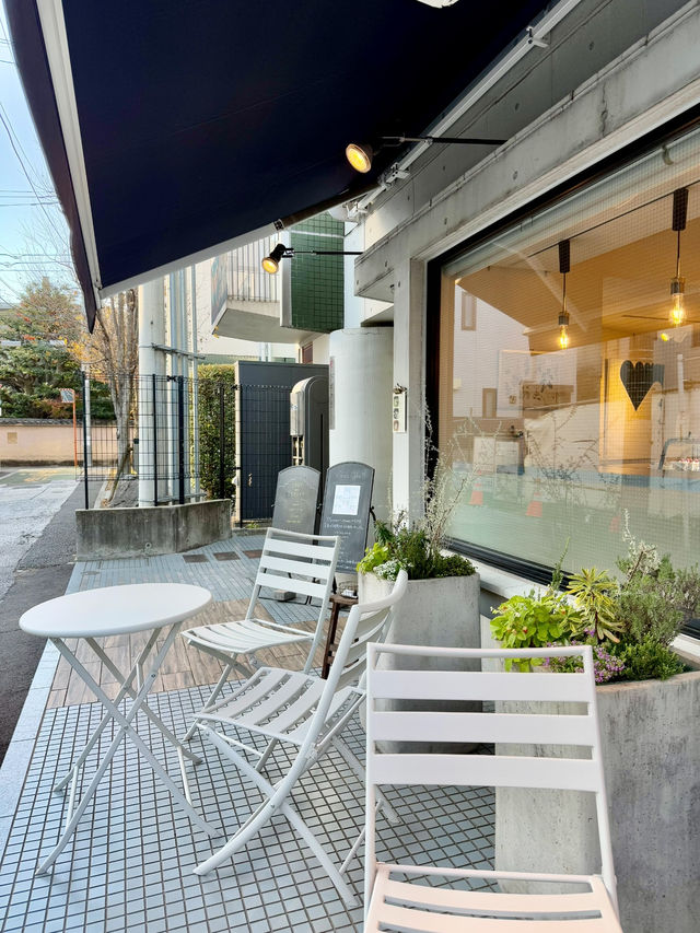 Charming Café Experience at Gallery Syrup Café🍰