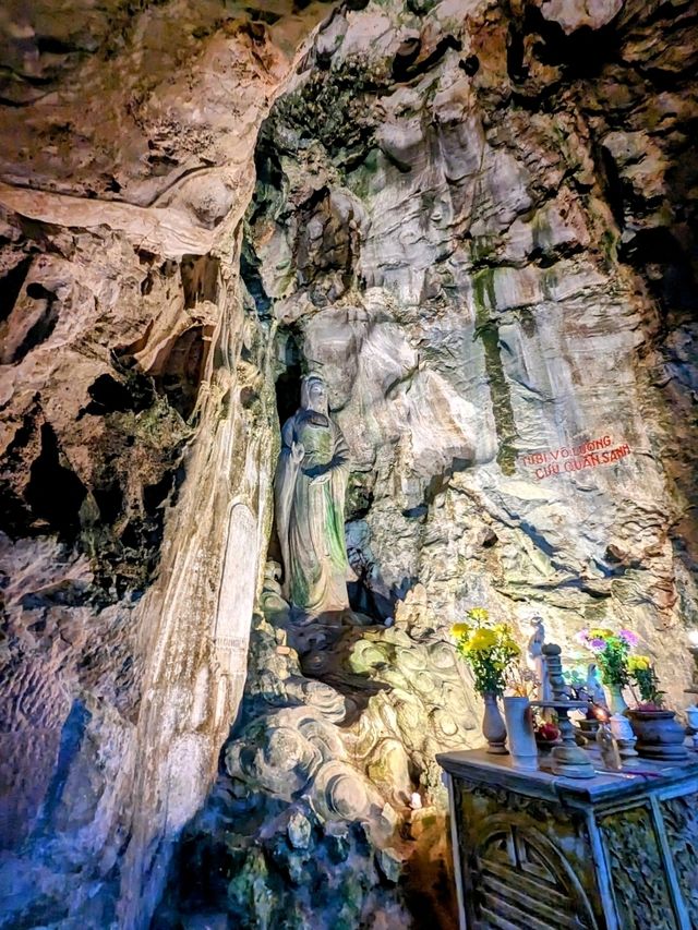 峴港五行山，石灰岩群峰溶洞與佛教勝地