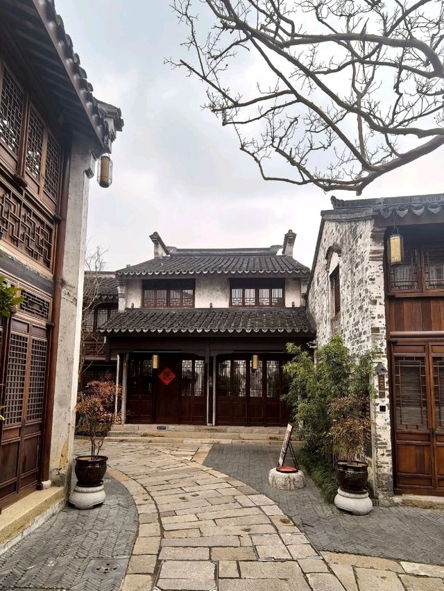 Xuntang Old Street: A Glimpse into the Past